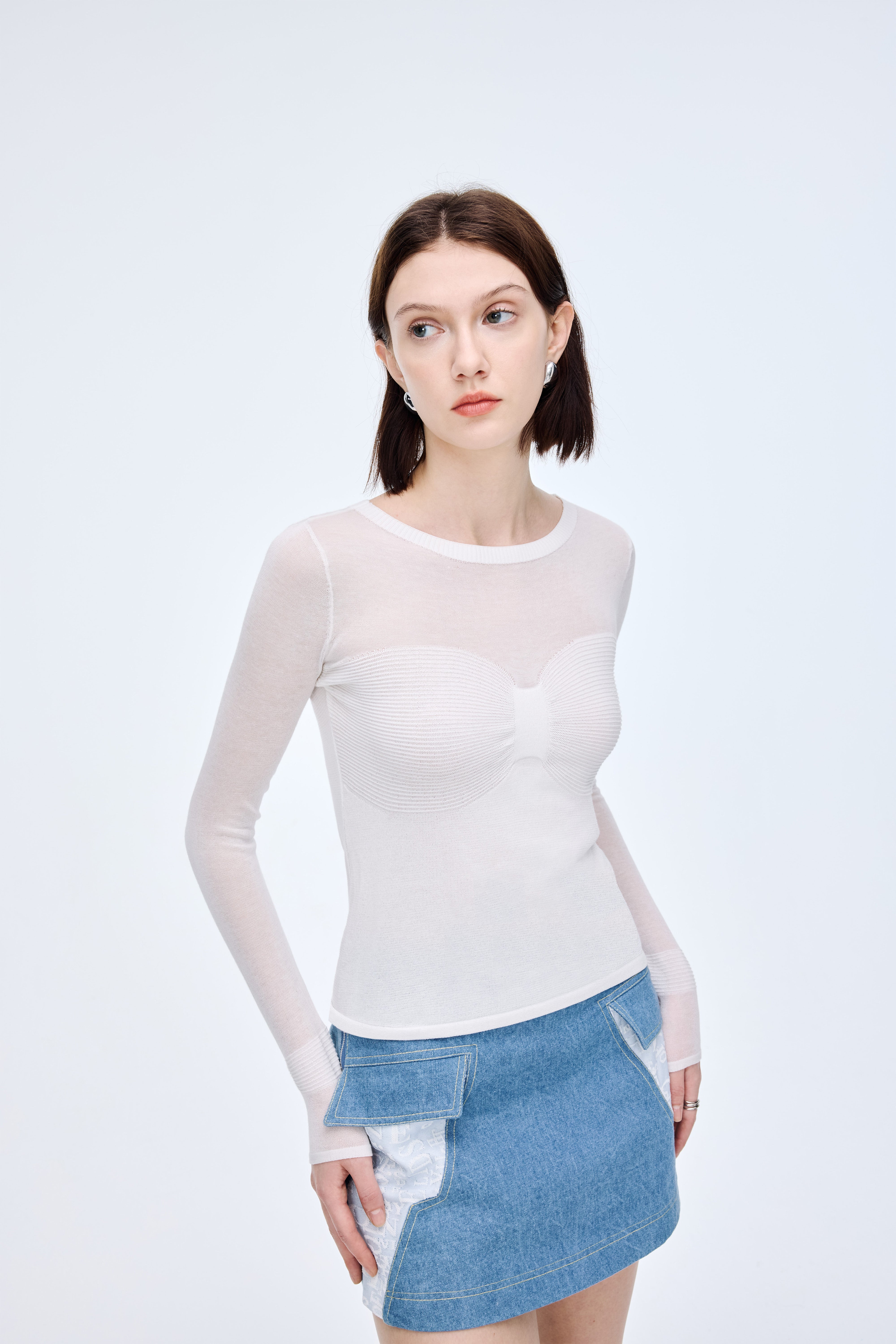 Round-neck bow tie base shirt