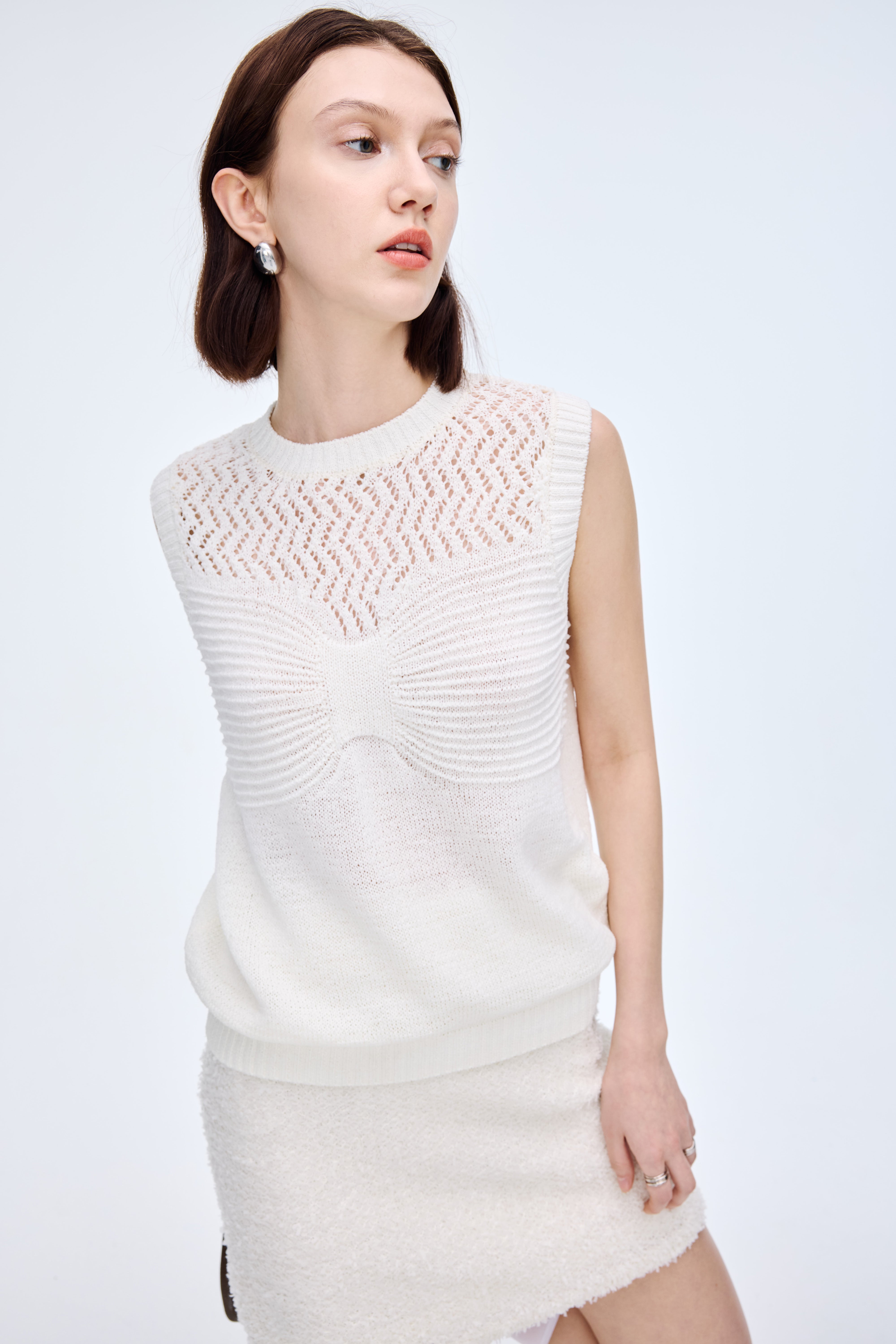Bowknot hollow knit vest