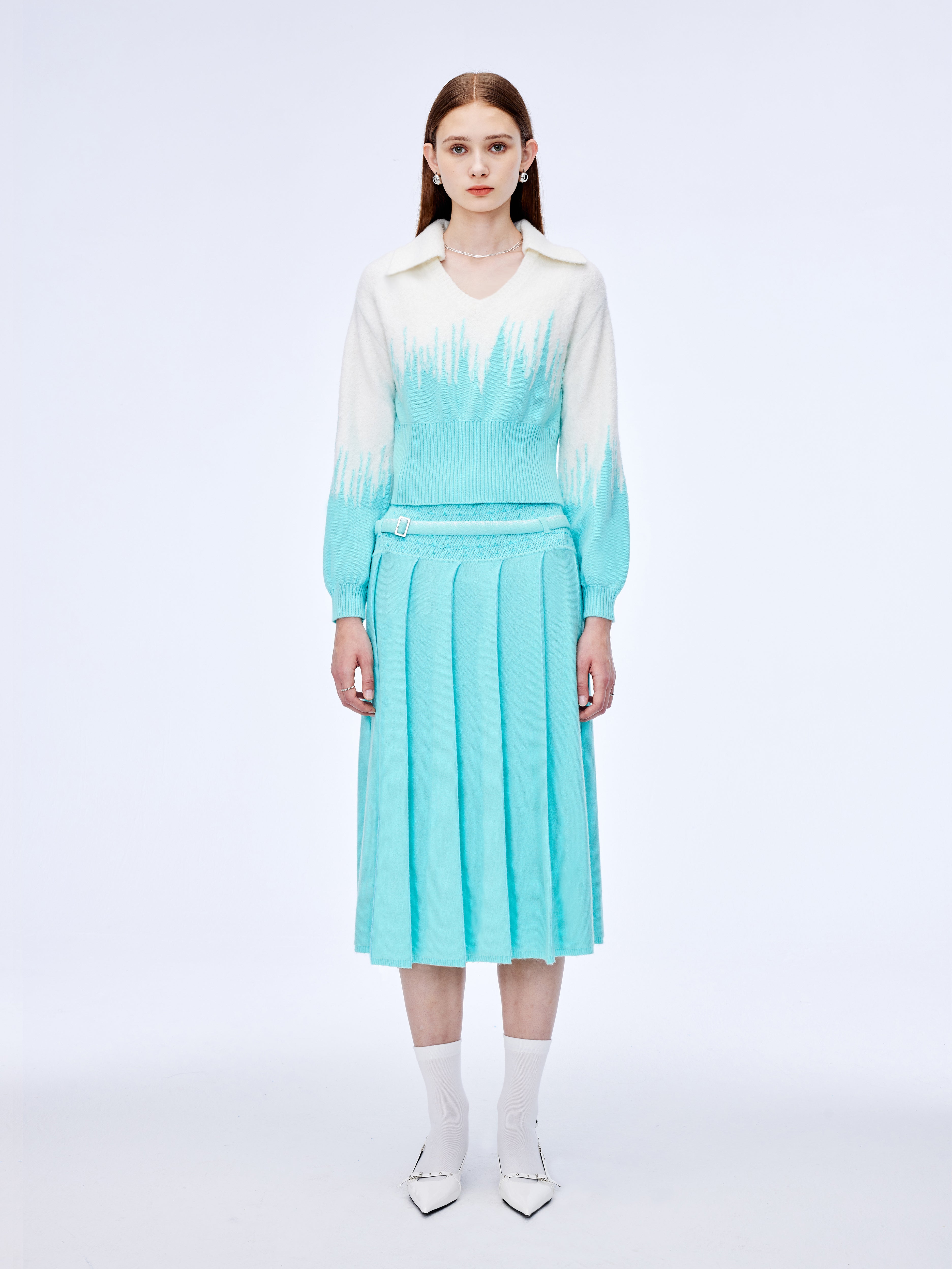 Falda plisada con cinturón doble