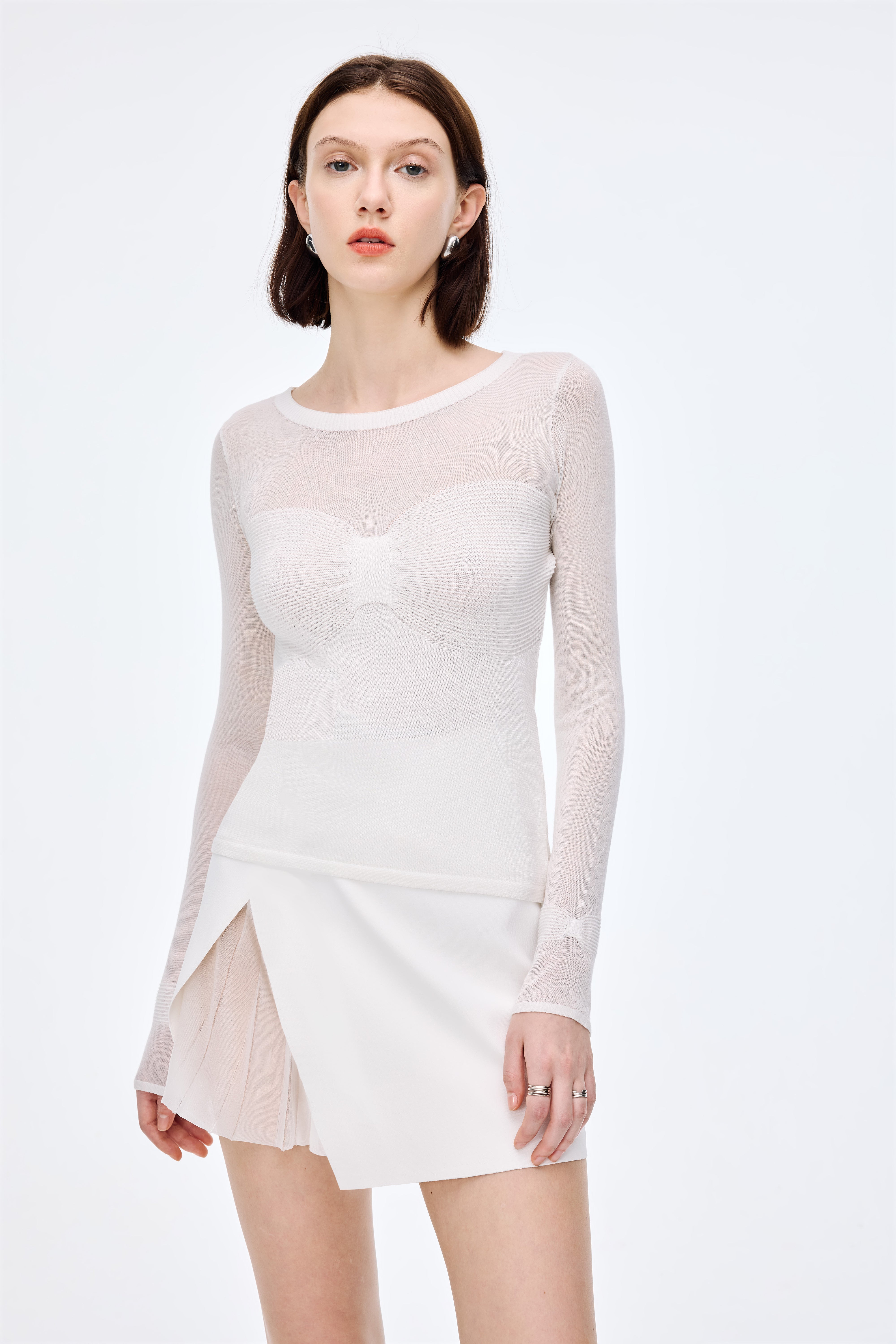 Round-neck bow tie base shirt