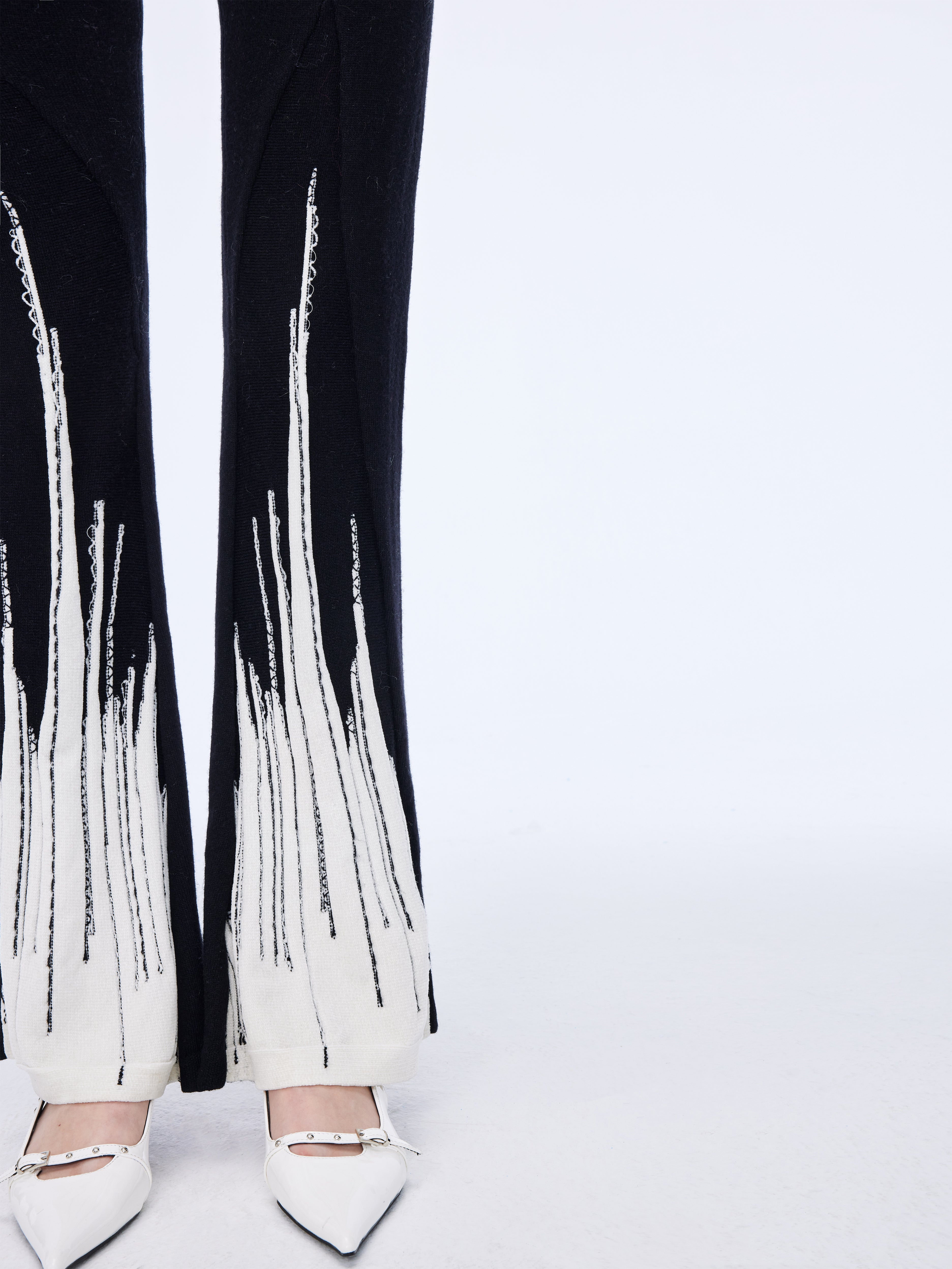 Pantalón puños acampanados