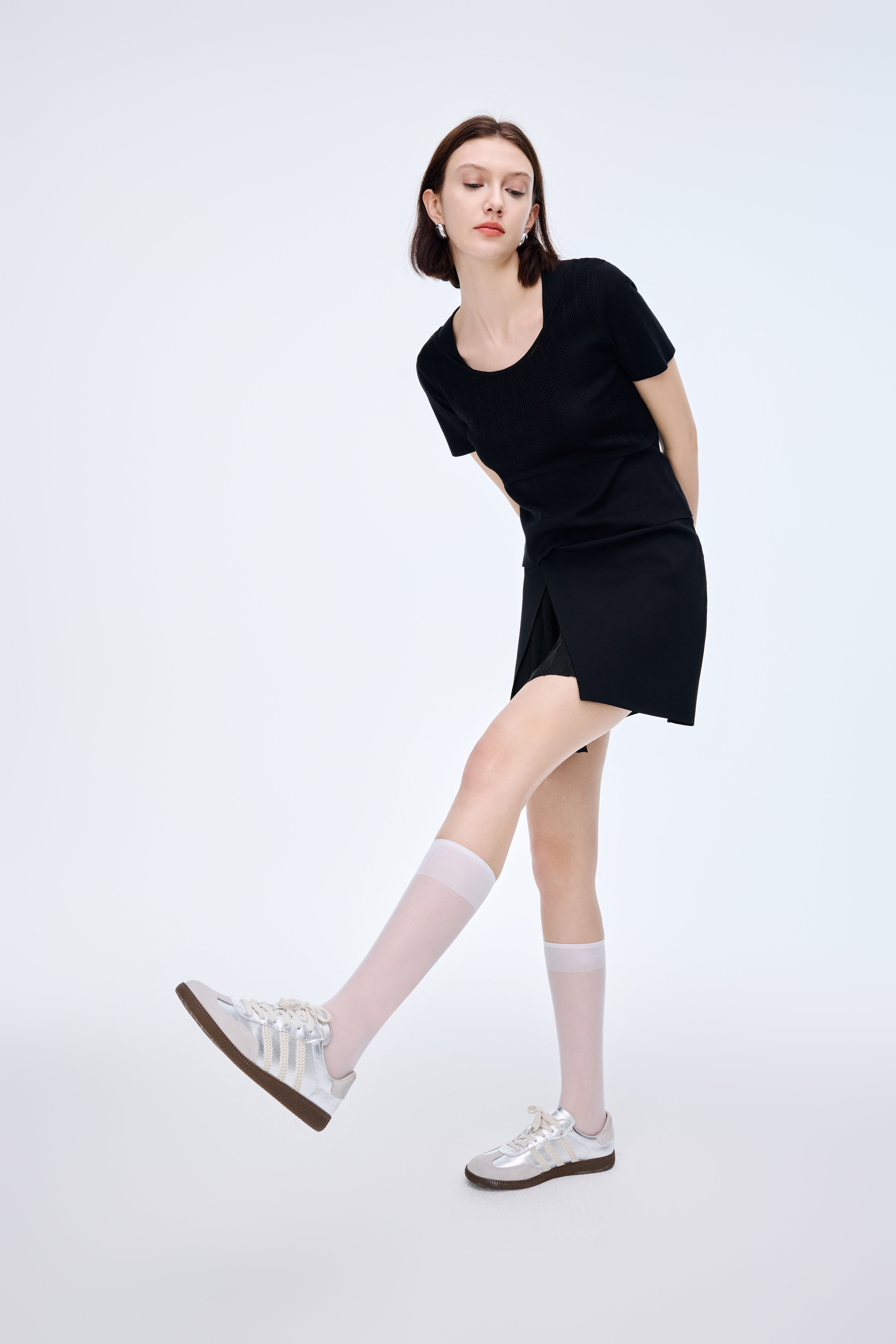 Spliced pleated knit skirt