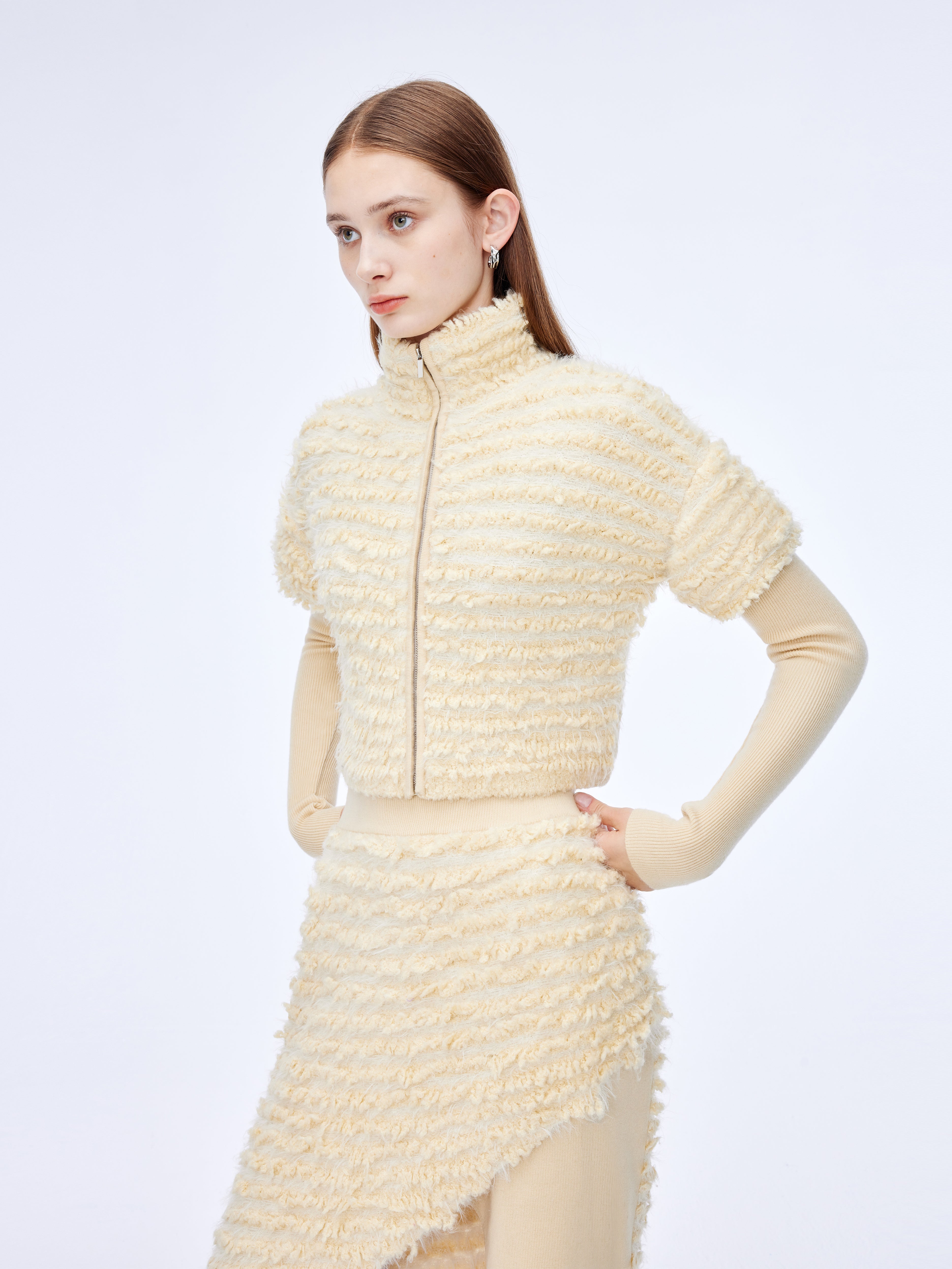 Furry double-sleeved zippered short jacket